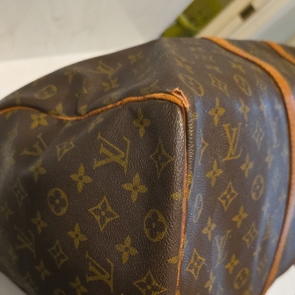 Louis Vuitton Keepall 50 Monogram Travel Bag - Picture 4 of 11